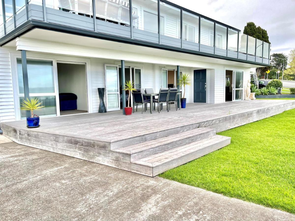 Beach Front Resort! Maraetai Buitenkant foto