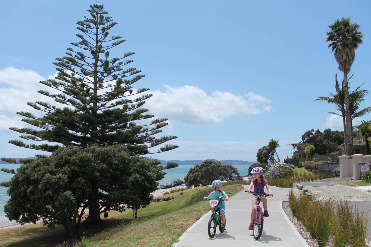 Beach Front Resort! Maraetai Buitenkant foto